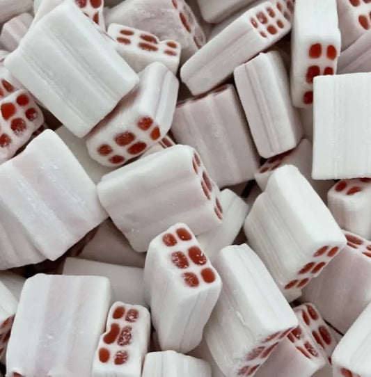 Strawberry & Cream Bricks 85g